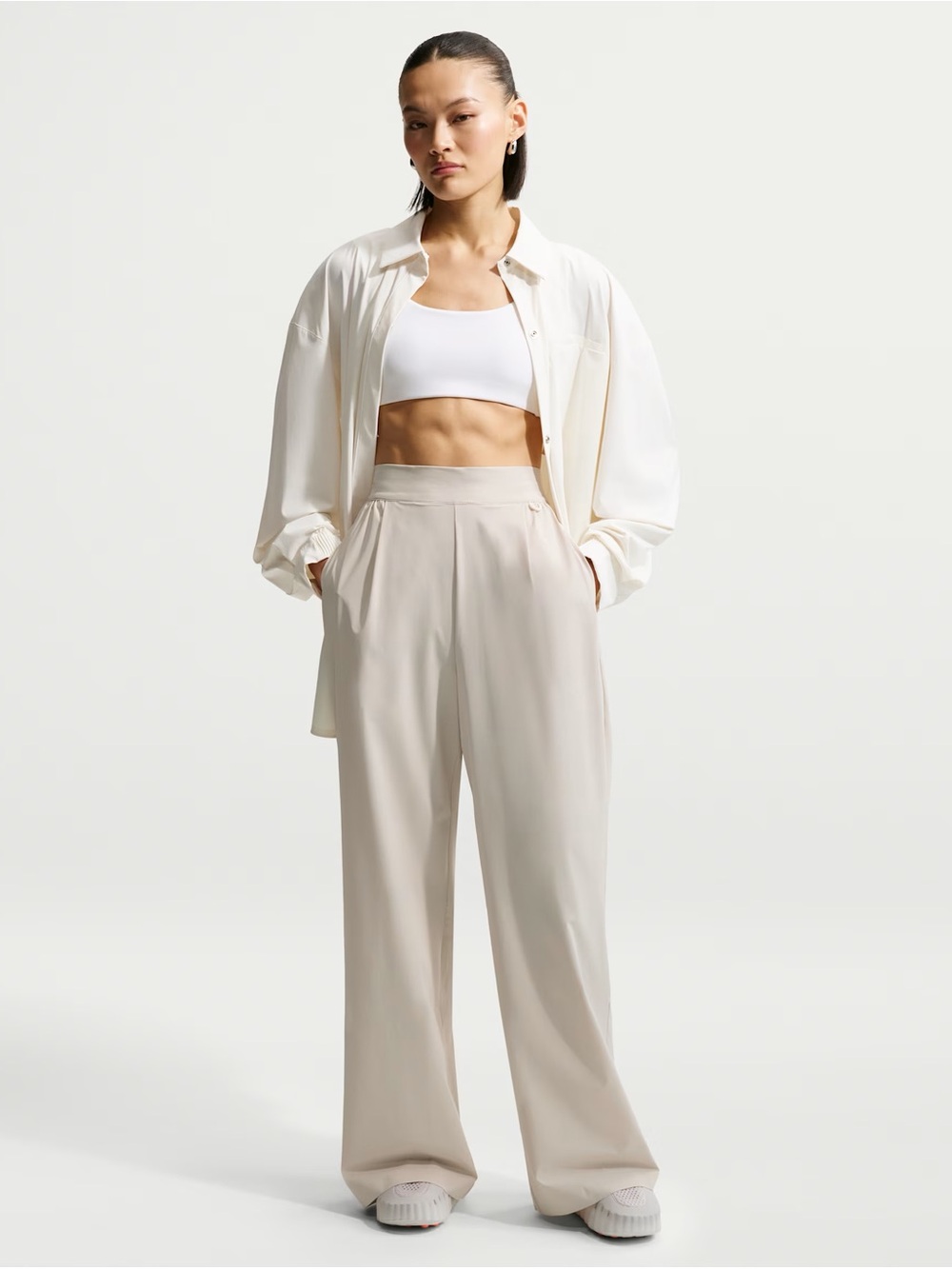Nike 24.7 PerfectStretch Wide Leg Pants Women’s M (8-10) Light Orewood Brown NWT